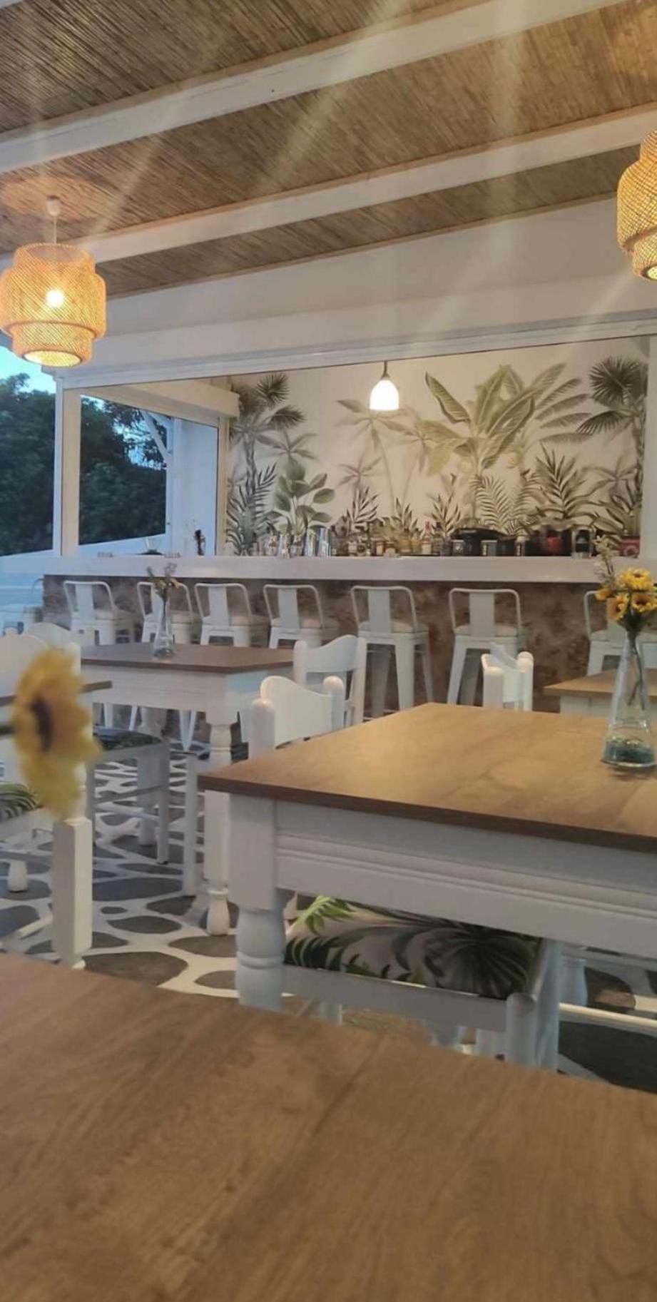 Bay'S Aparthotel Spetses Town Exterior photo