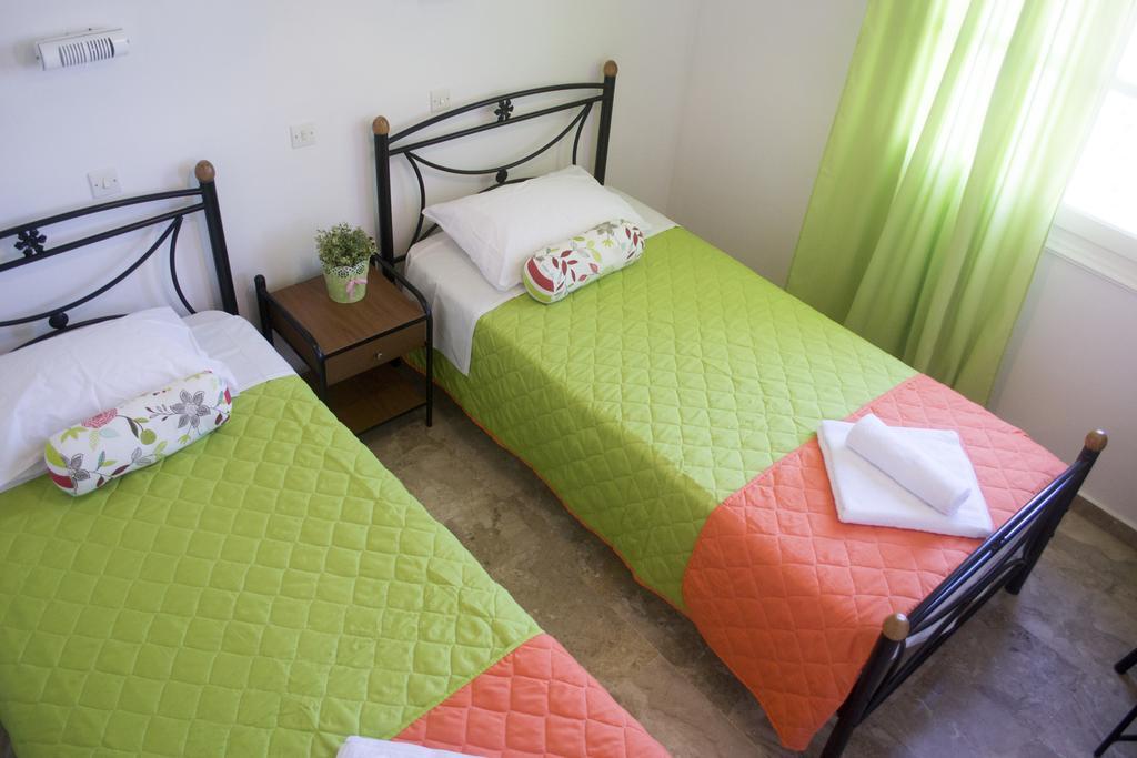 Bay'S Aparthotel Spetses Town Exterior photo