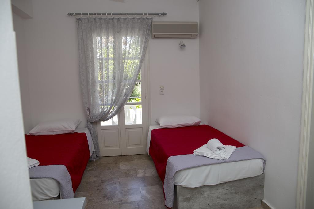Bay'S Aparthotel Spetses Town Exterior photo