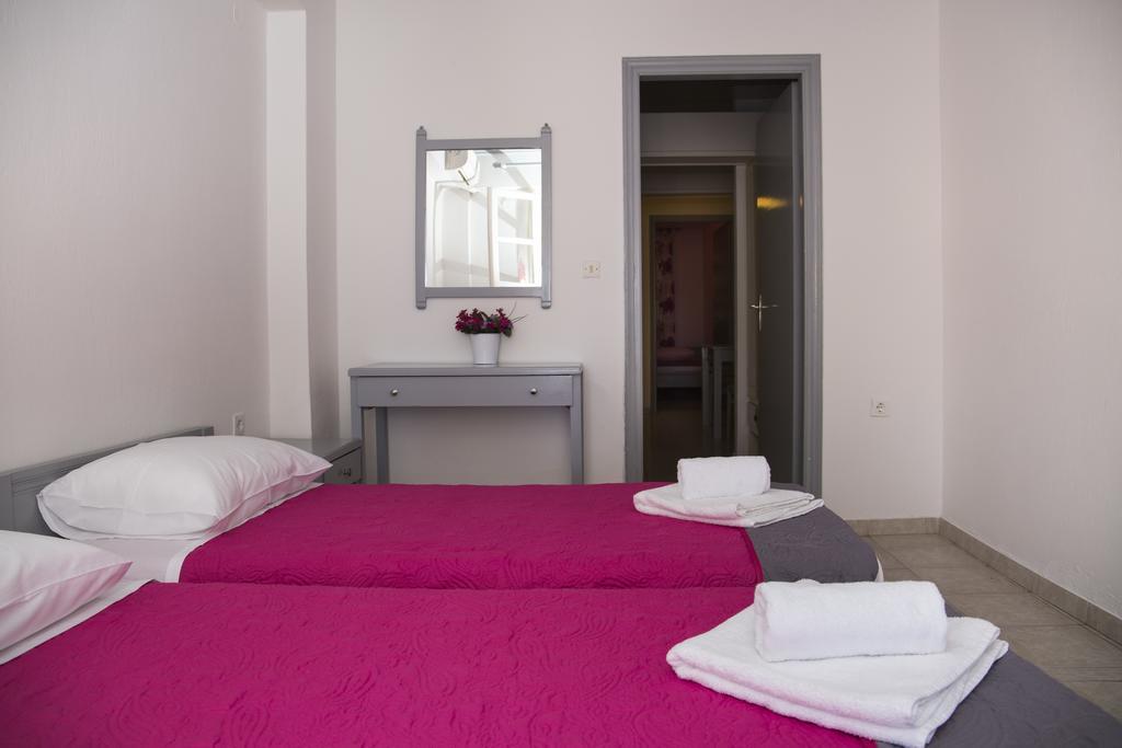 Bay'S Aparthotel Spetses Town Exterior photo