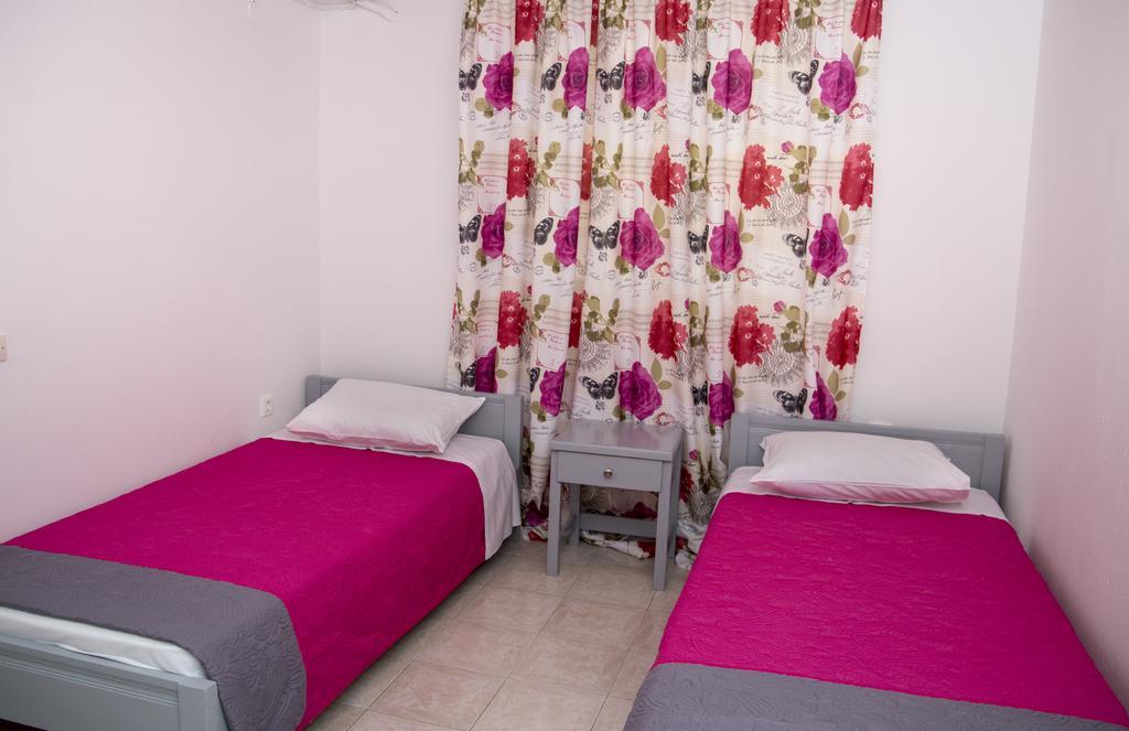 Bay'S Aparthotel Spetses Town Exterior photo