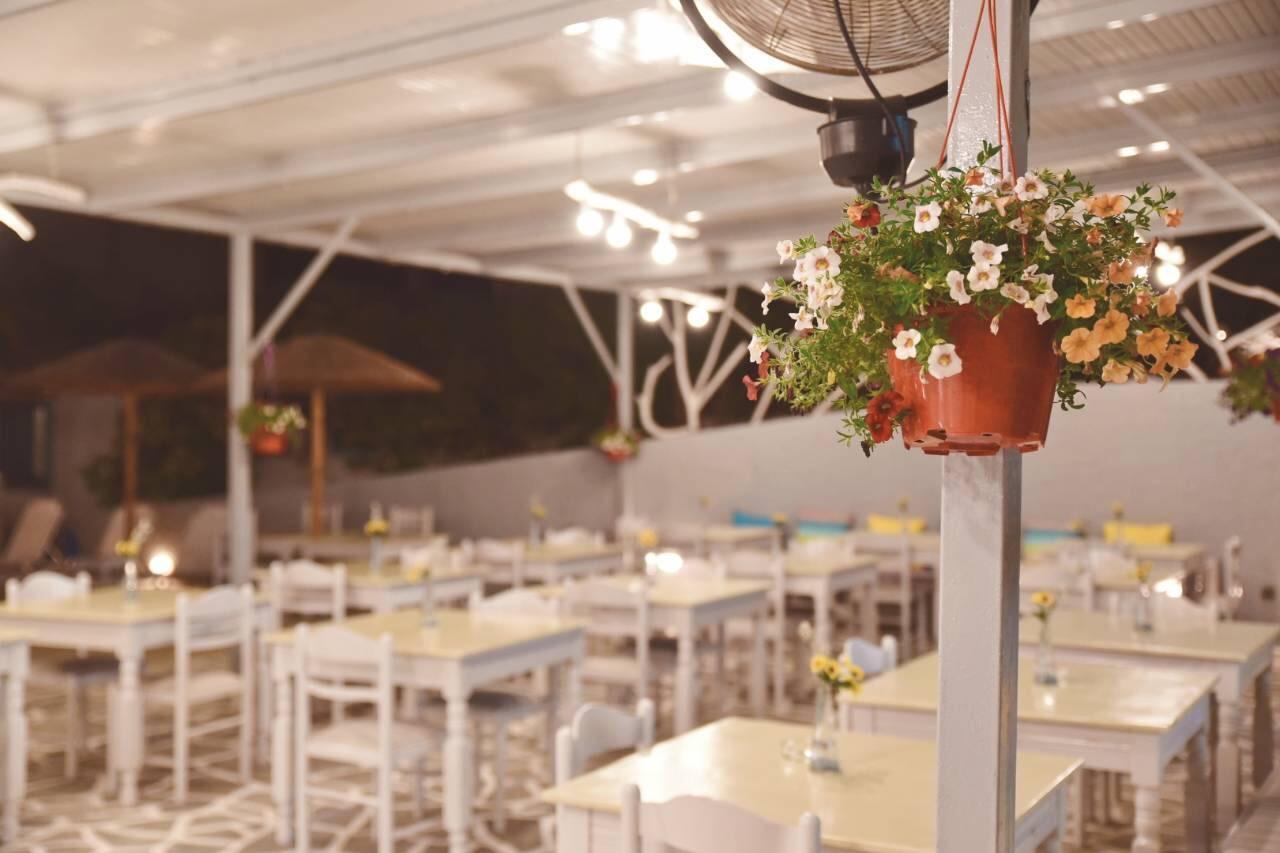 Bay'S Aparthotel Spetses Town Exterior photo